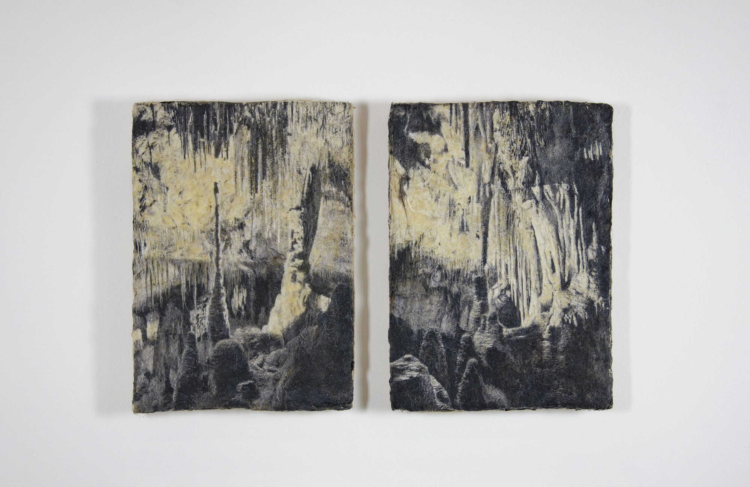 distico-3-2022-encaustic-on-raw-wool-56-x-41-c